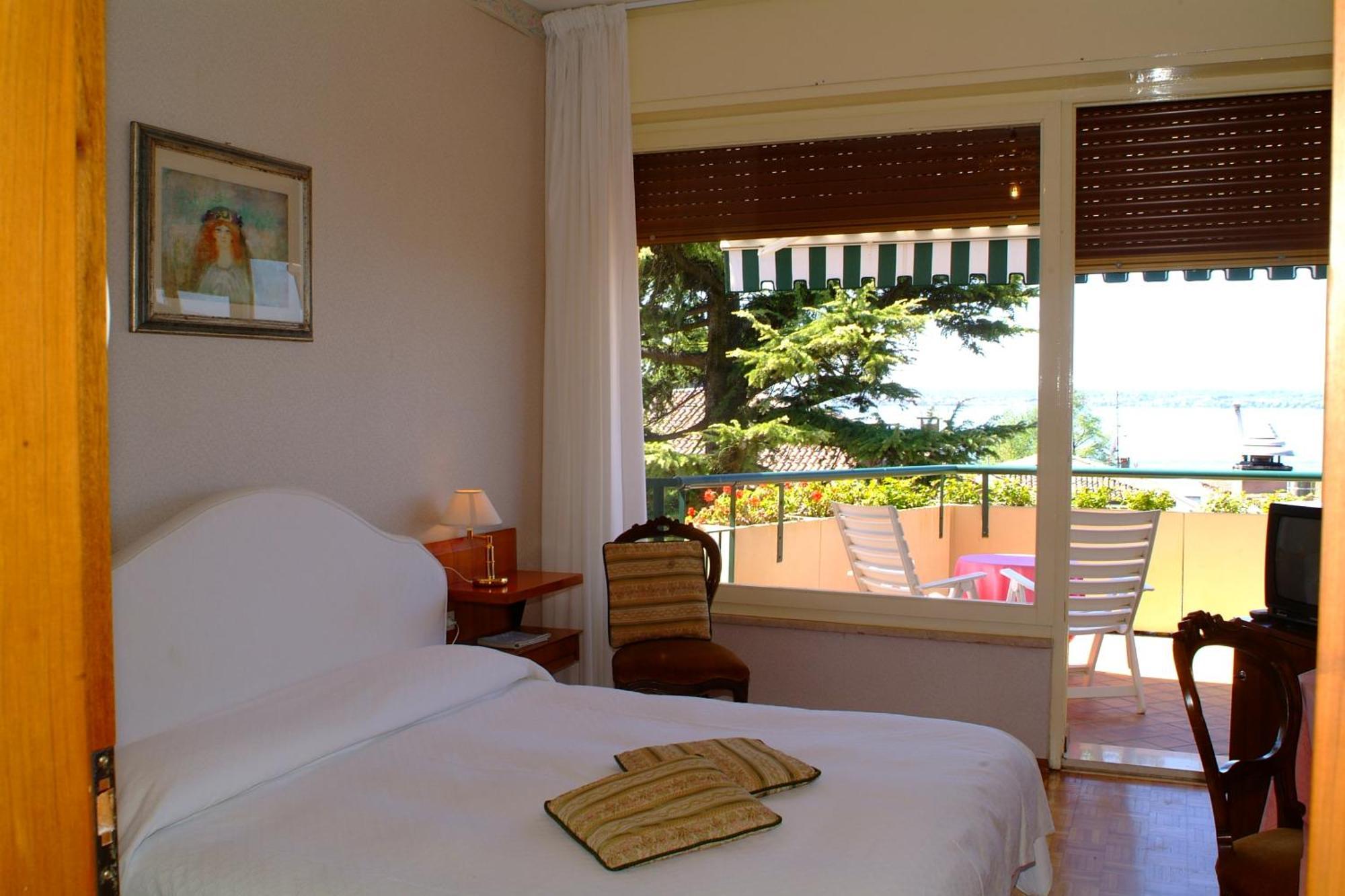 Hotel Broglia Sirmione Exterior photo