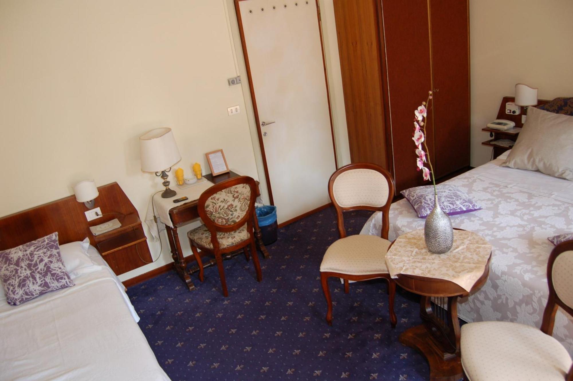 Hotel Broglia Sirmione Exterior photo
