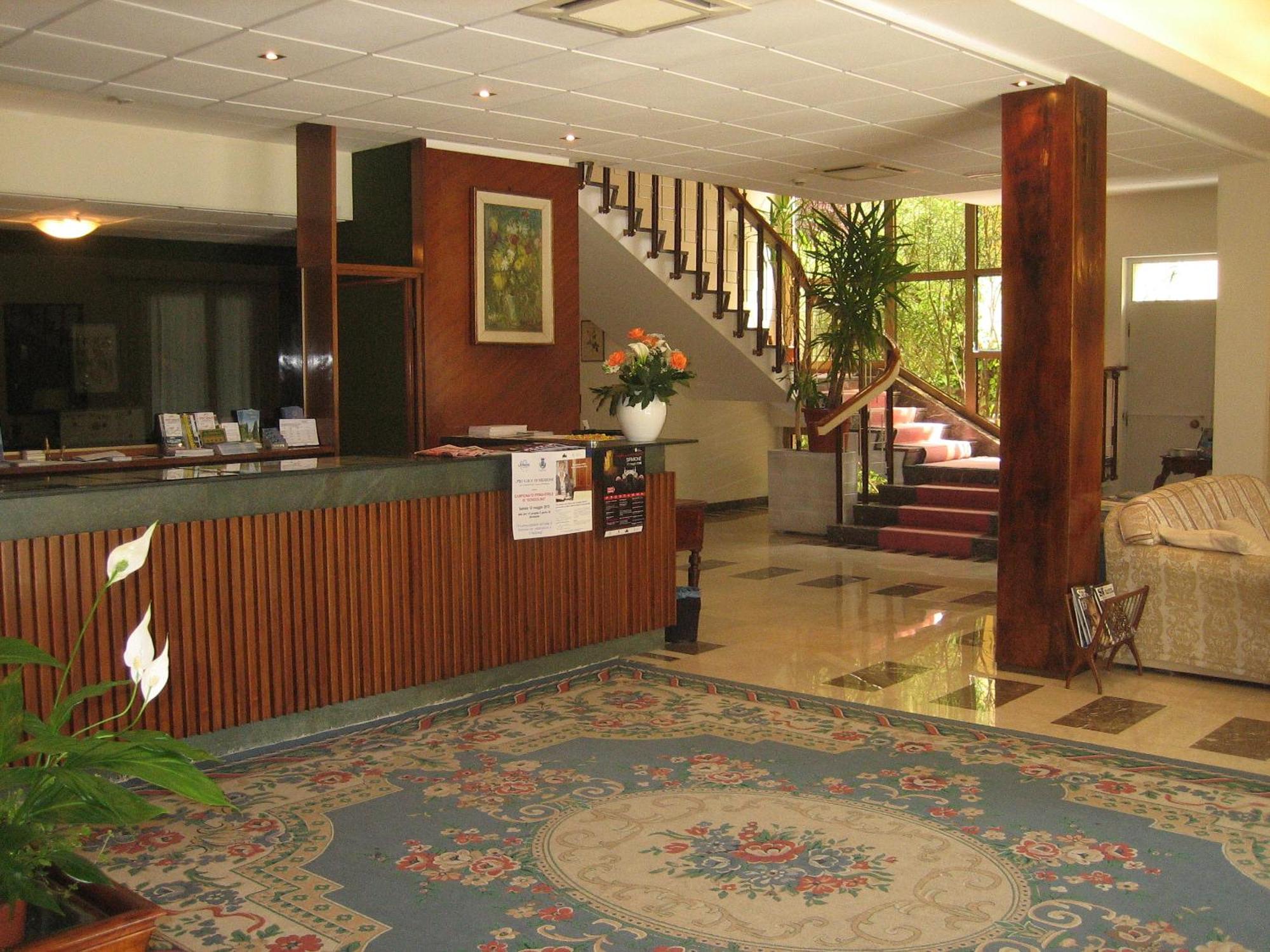 Hotel Broglia Sirmione Exterior photo
