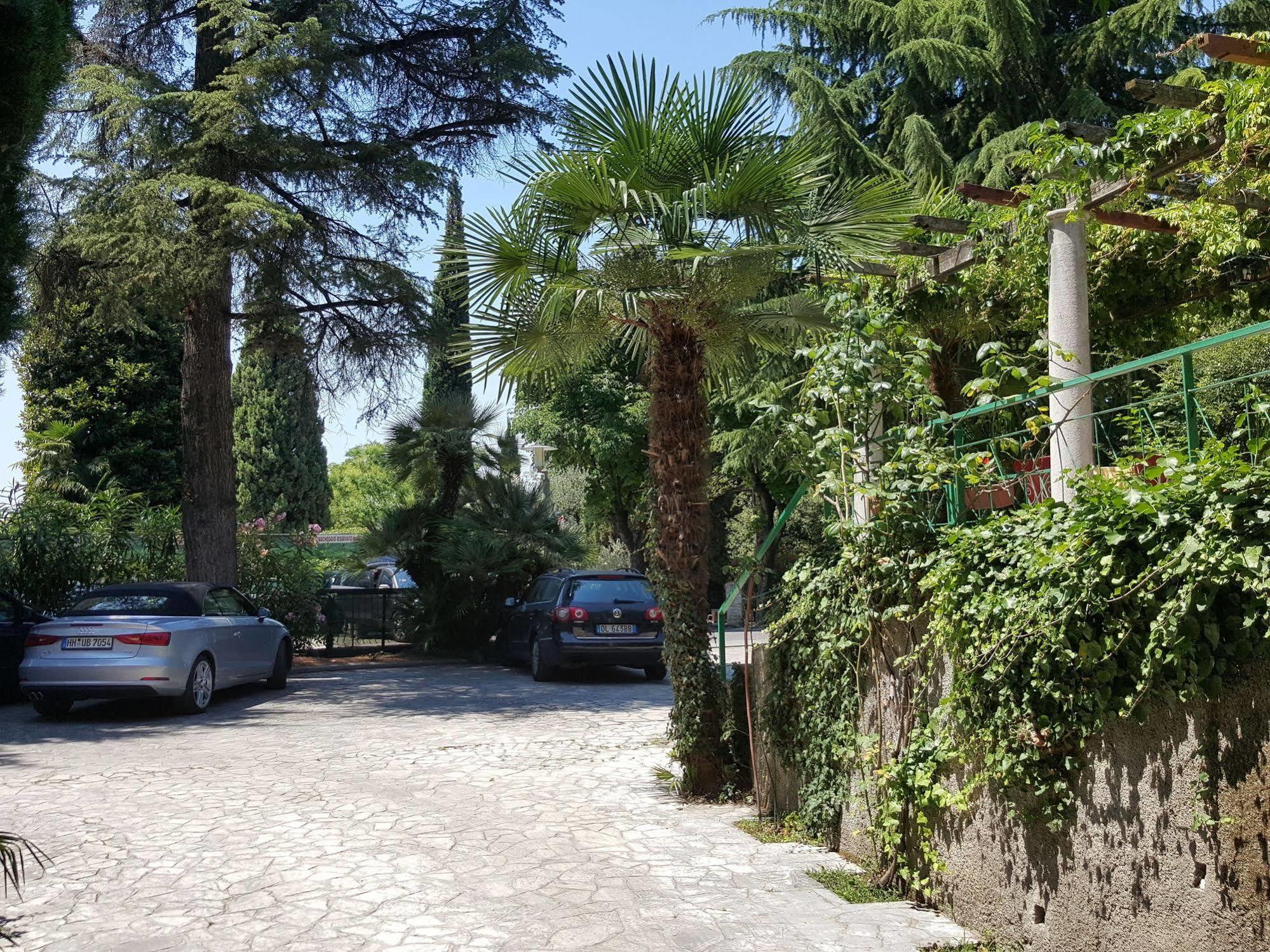 Hotel Broglia Sirmione Exterior photo